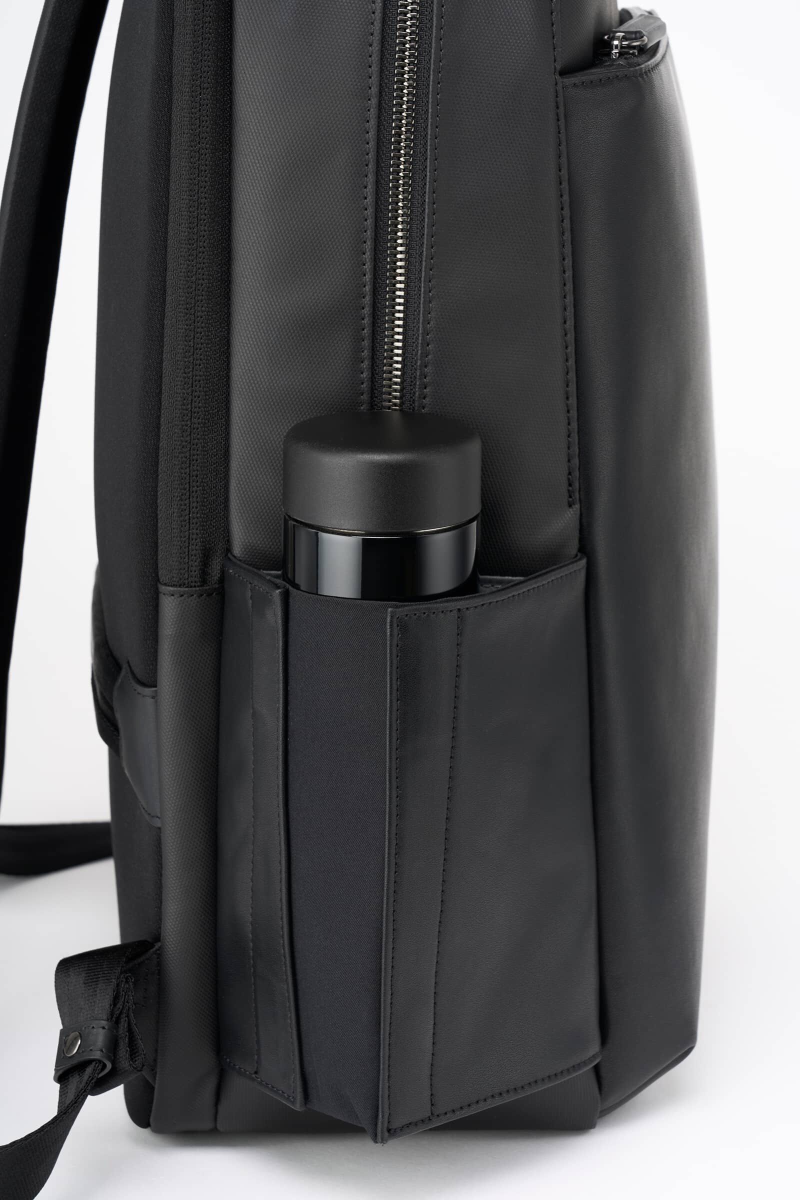 エクスフライツ バックパック L ブラック｜サムソナイト