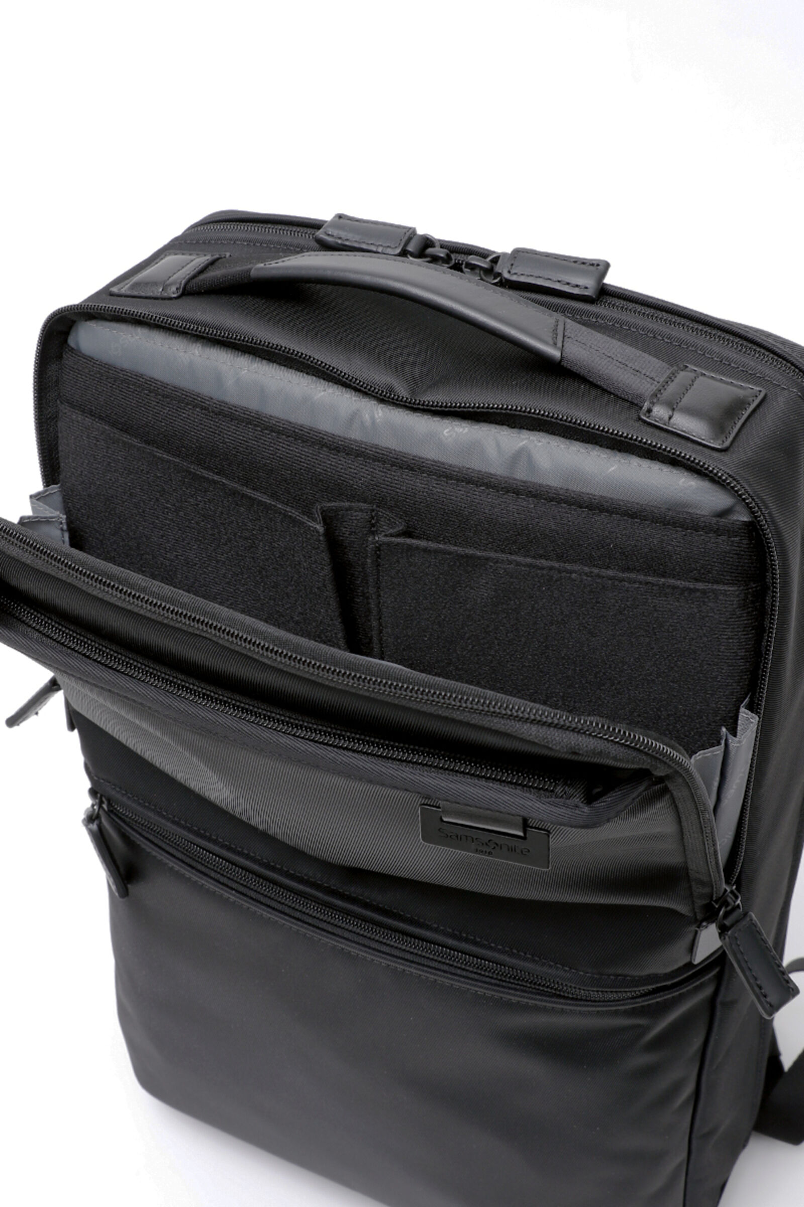 デボネア 5 バックパック M ブラック｜サムソナイト(Samsonite