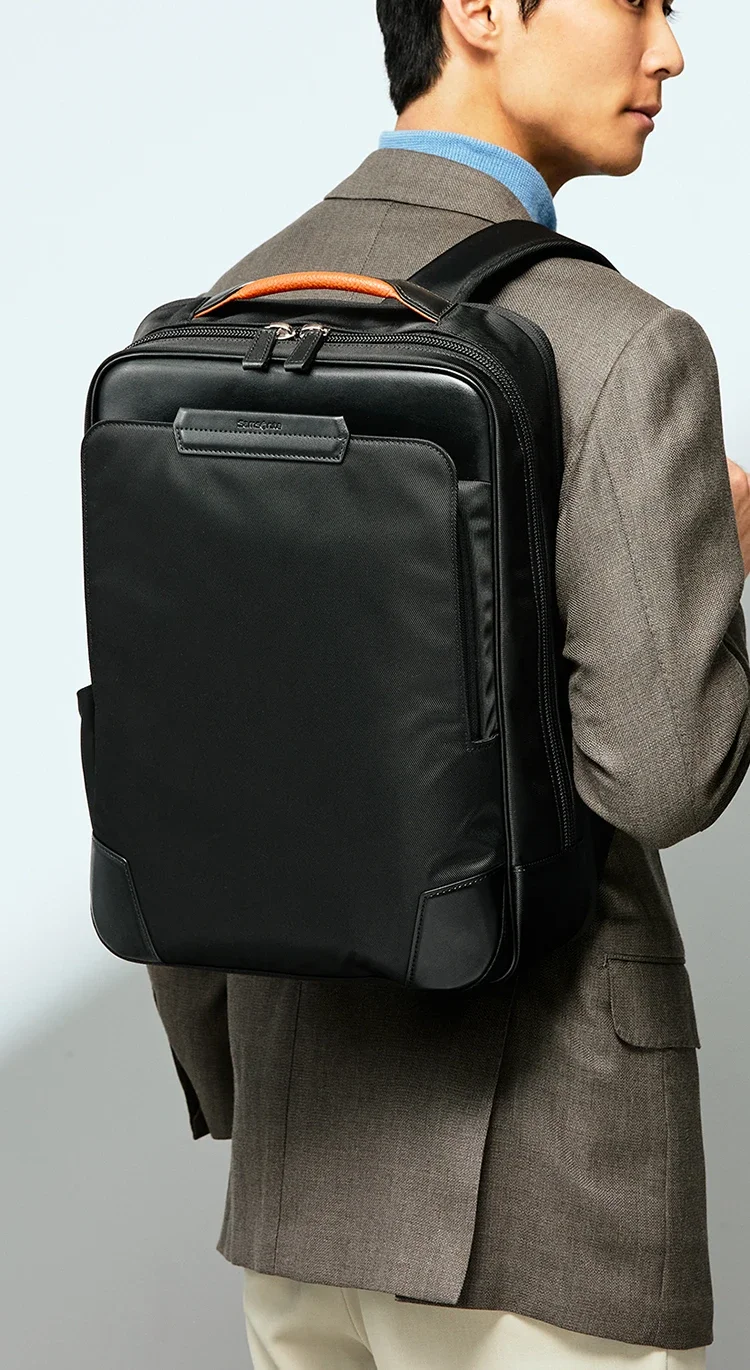 Samsonite（サムソナイト）のビジネス用バックパック。フォーマルシーンに加え、少しカジュアルなシーンでも対応。スーツ、ジャケット、カジュアルスタイル全てにフィット。