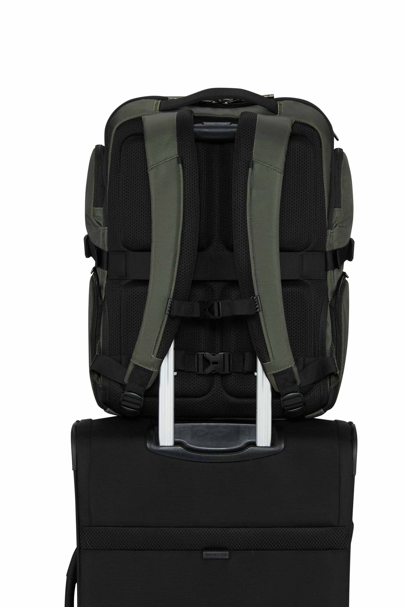 ブレイジャーネックス アンダーシートバックパック M