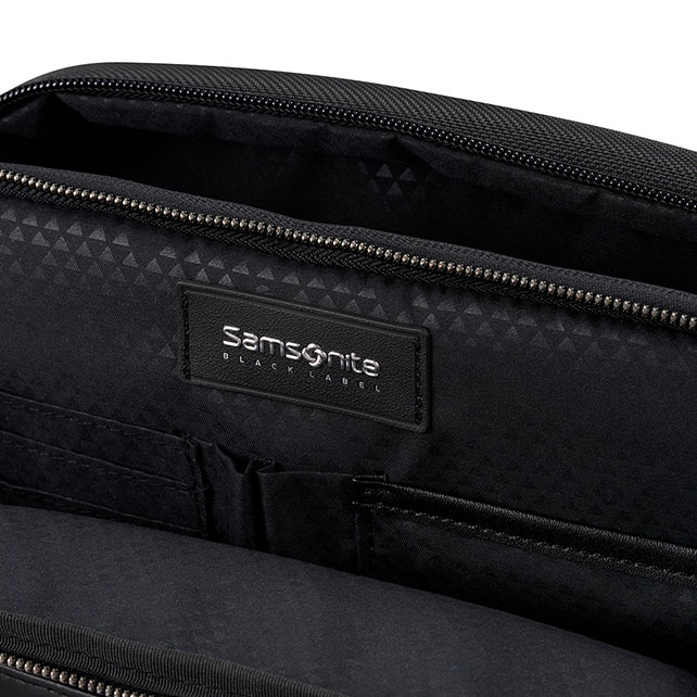 シグネチャー クラッチバッグ