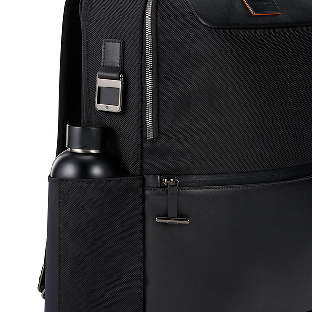 シグネチャー バックパック