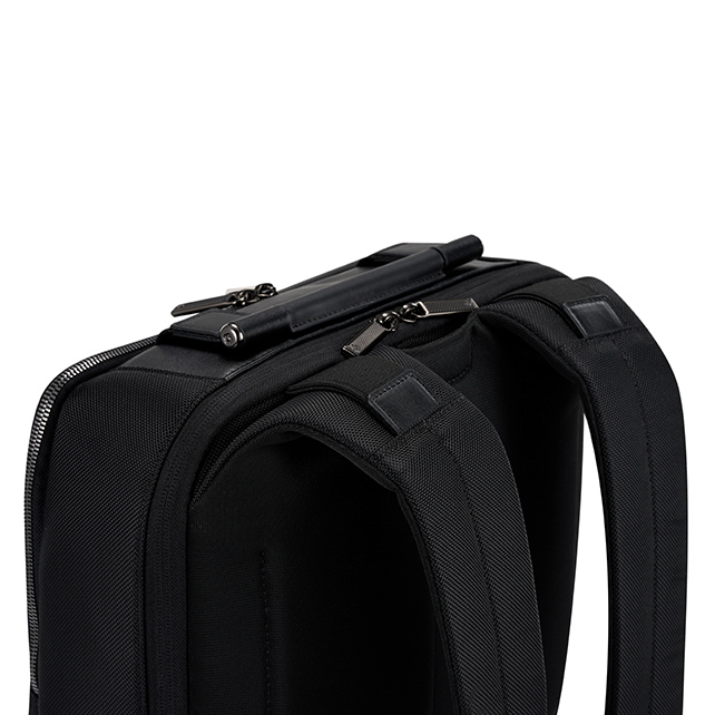 シグネチャー バックパック