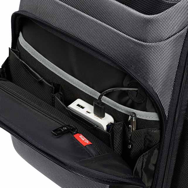 プロデラックス 6 バックパック 15.6 スリム