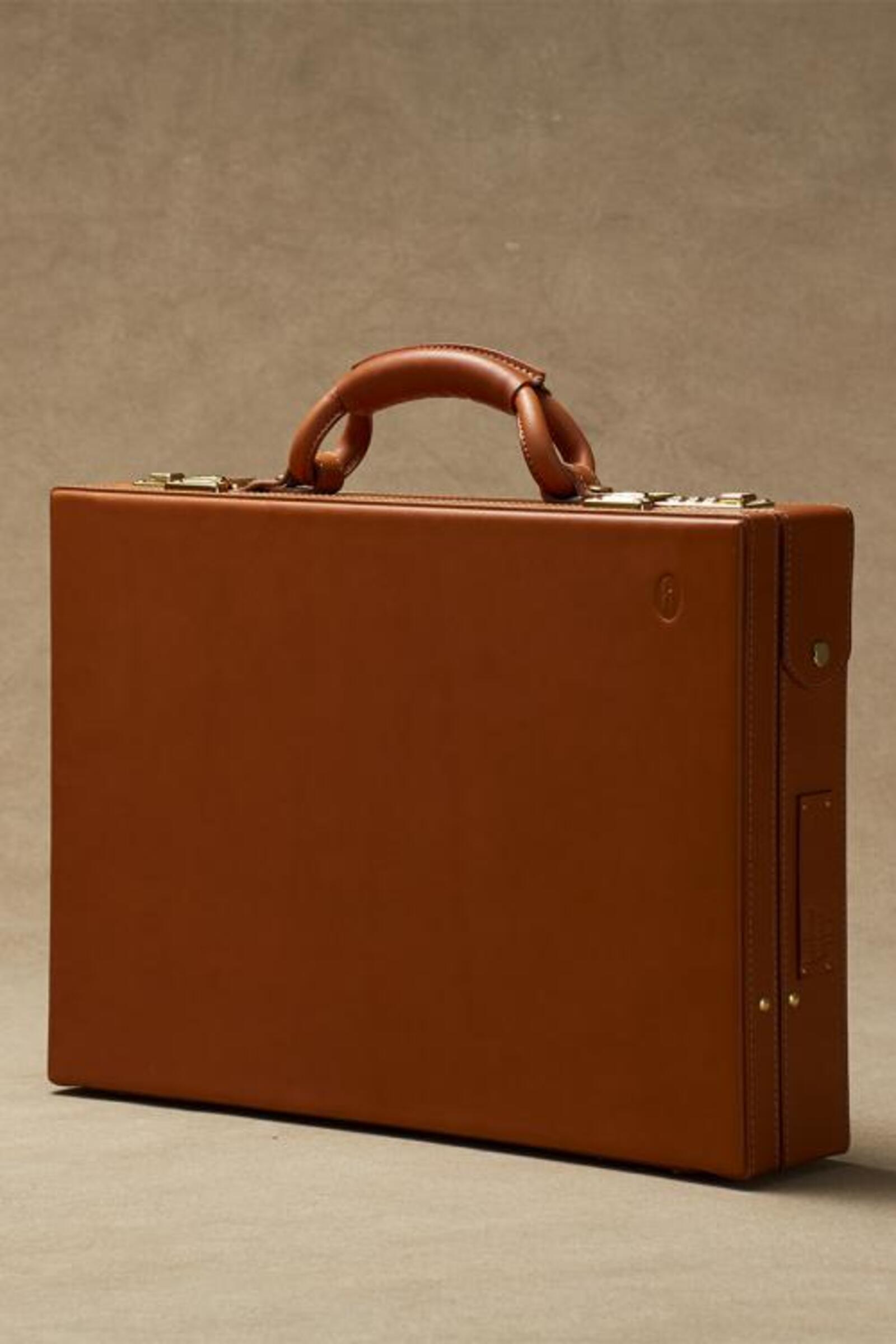 ベルティングレザービジネスバッグス